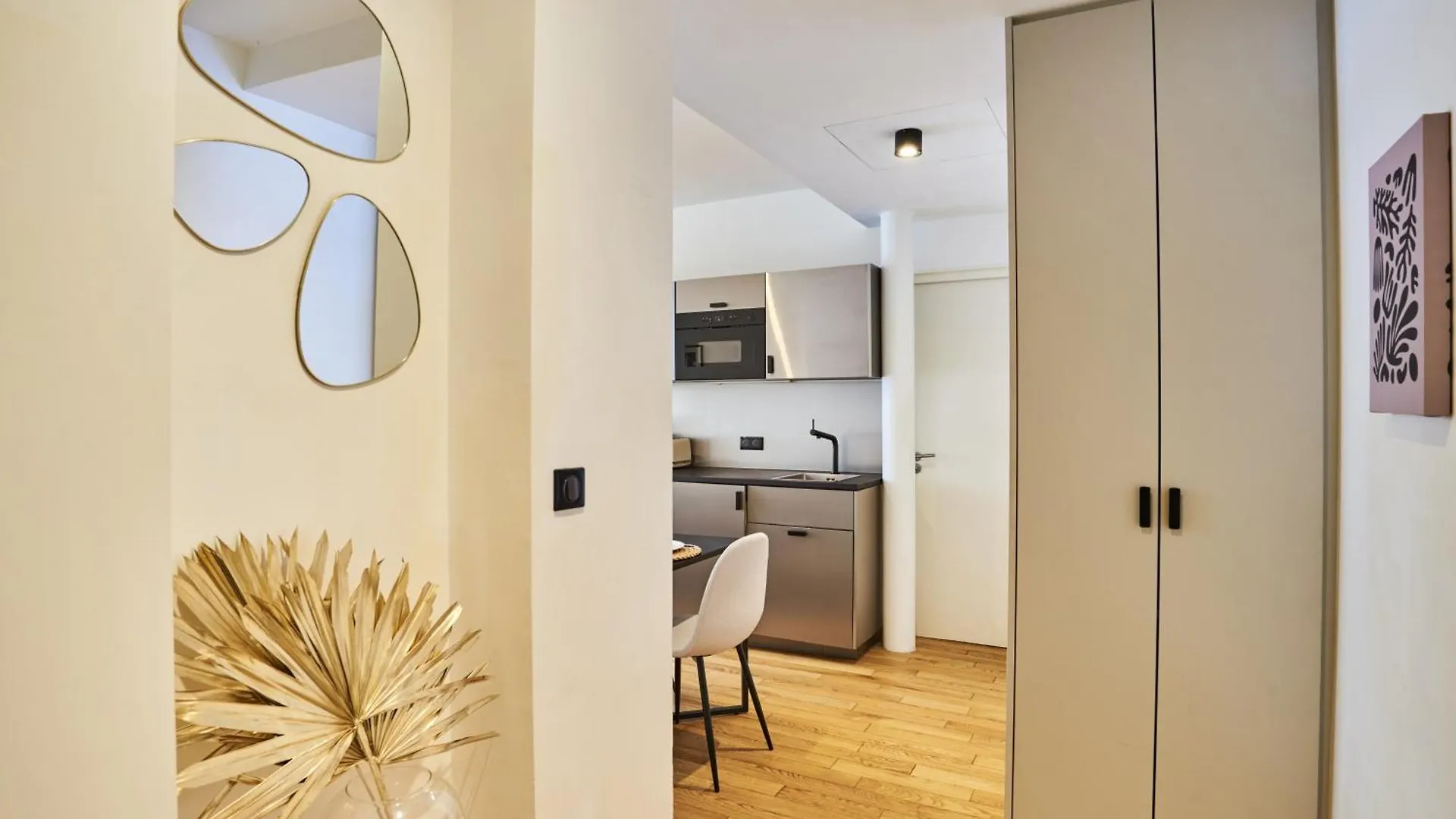 Residence Center Of Paris By Studio Prestige Francie