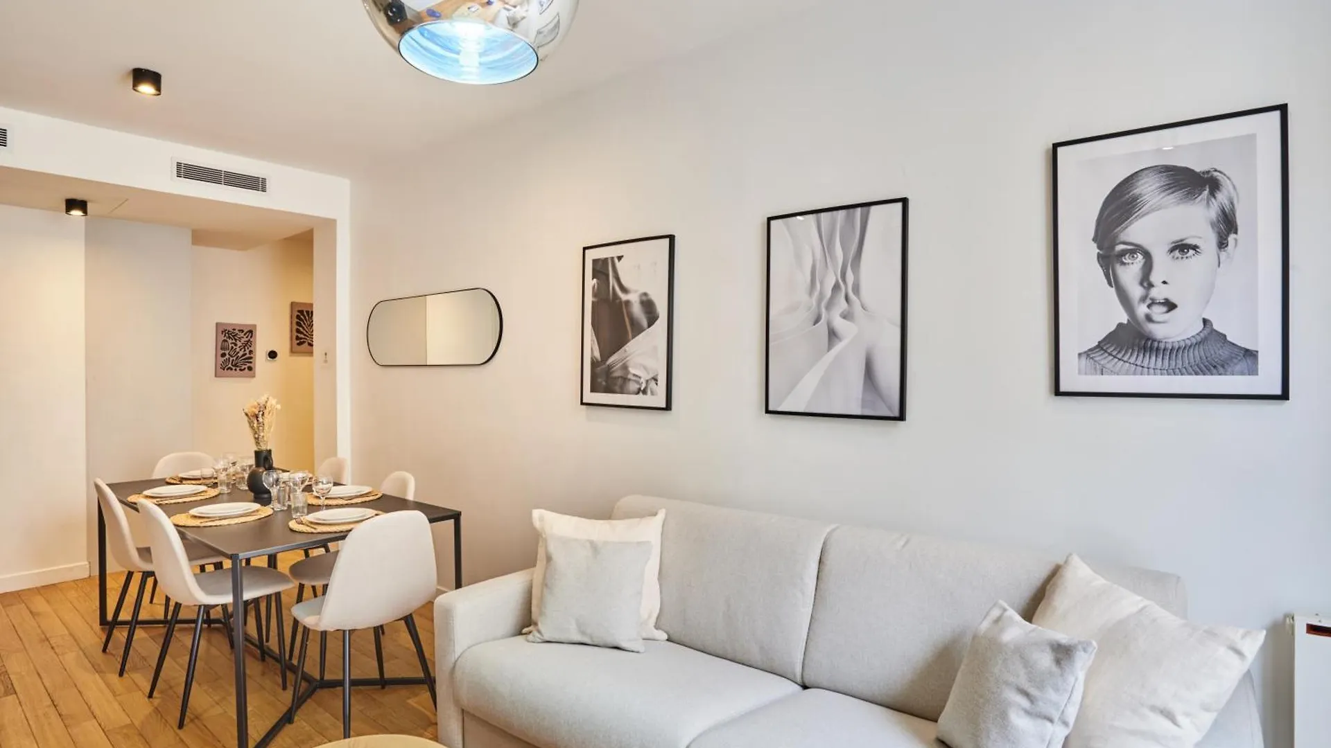 Residence Center Of Paris By Studio Prestige Francja